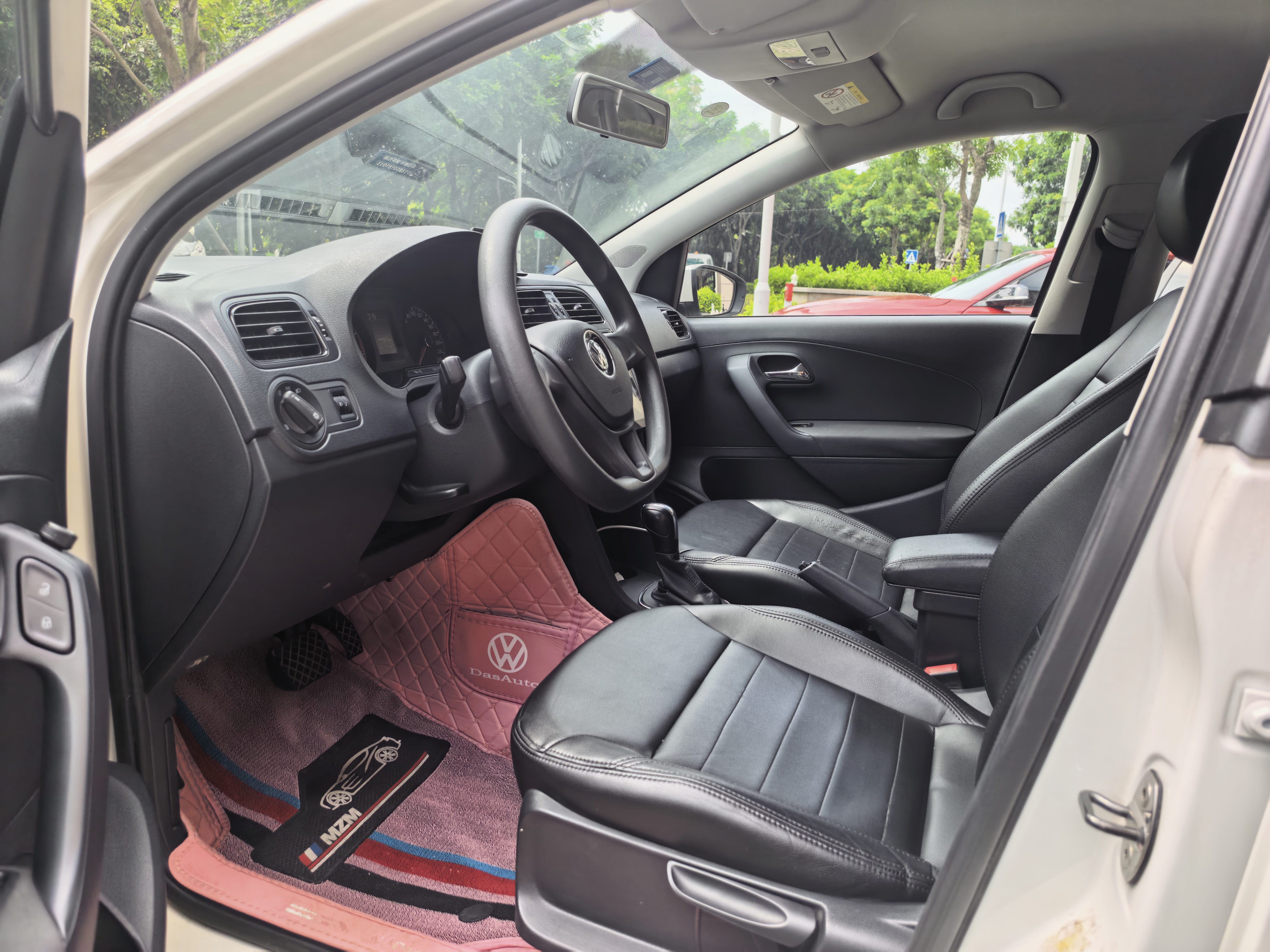 Volkswagen Polo 2018 car image #4