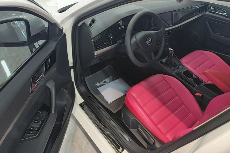 Volkswagen Lavida 2019 car image #12