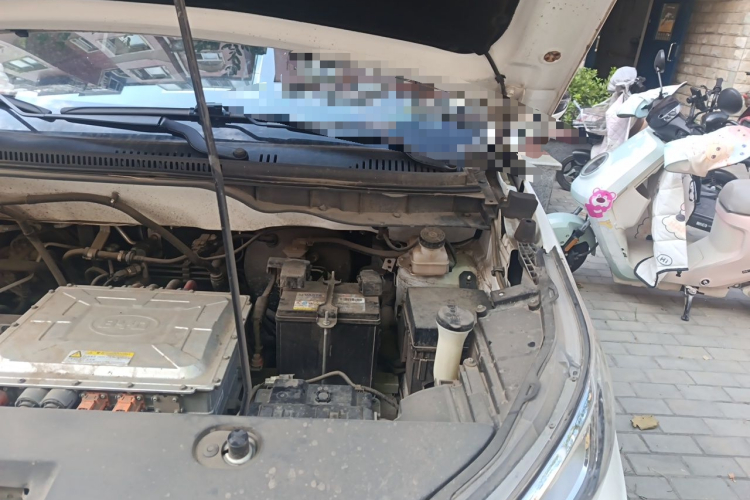 BYD Yuan New Energy 2019 immagine di auto #25