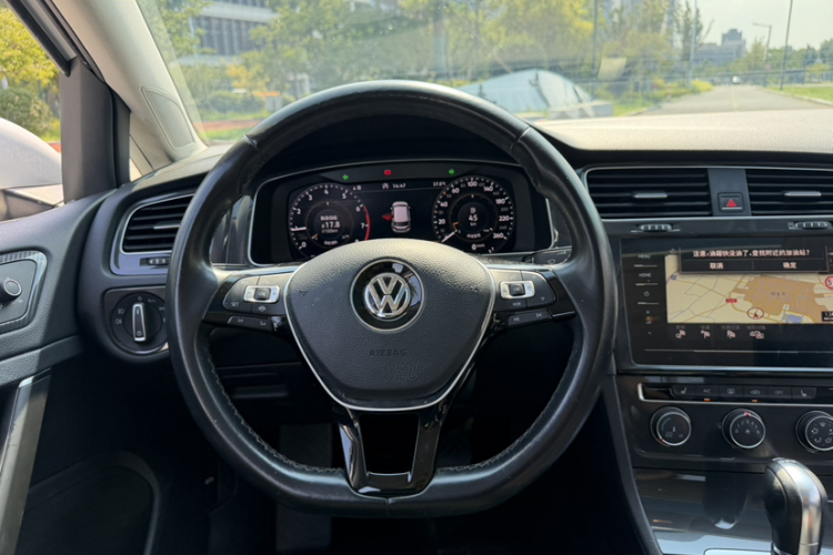 Volkswagen Golf 2020 #10 Volkswagen Golf 2020 car image #10