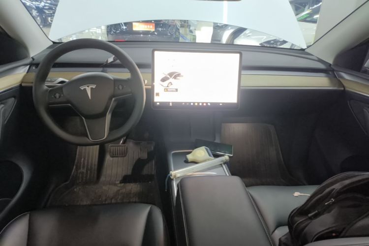 Tesla Model Y 2022 #10 Tesla Model Y 2022 car image #10