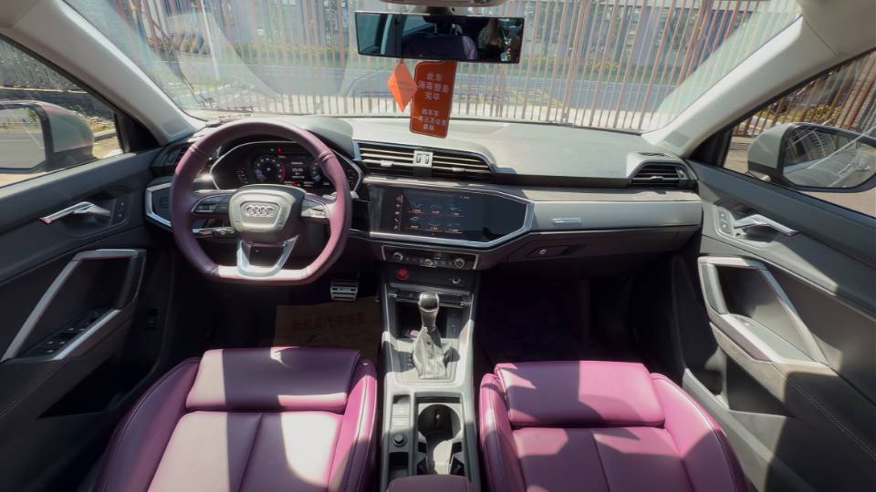 Audi Q3 2019 car image #8