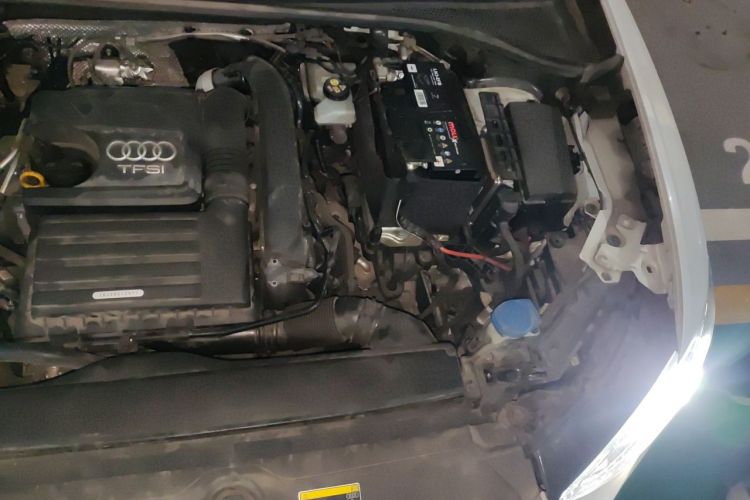 Audi Q3 2020 car image #25