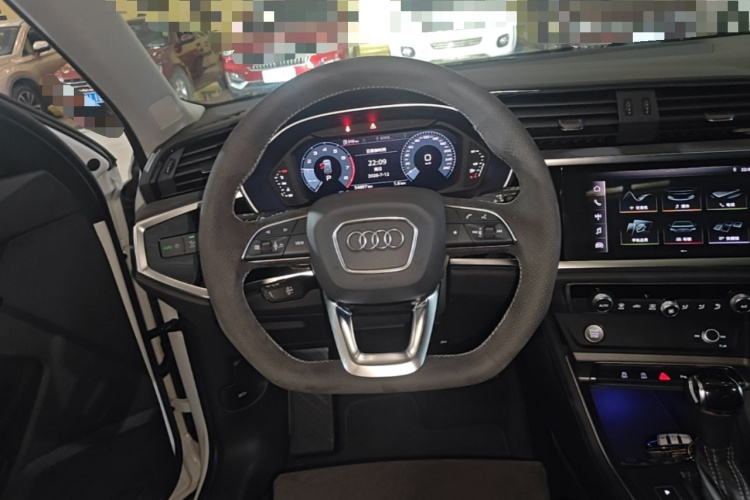 Audi Q3 2020 #11 Audi Q3 2020 car image #11