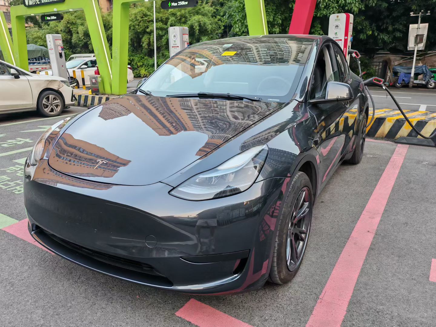 Tesla Model Y 2024 Tesla Model Y 2024 car image