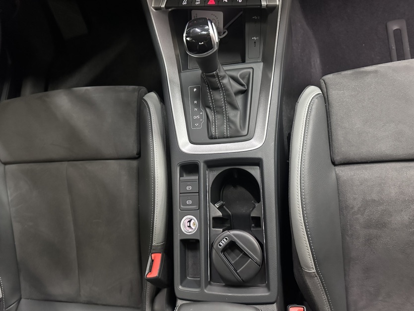 Audi Q3 2023 car image #8