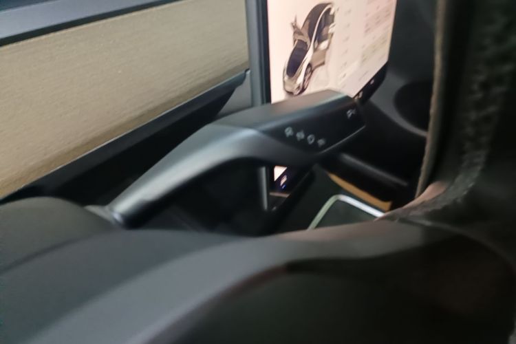 Tesla Model Y 2022 car image #14