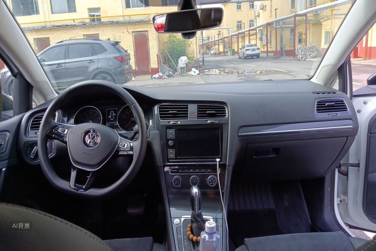 Volkswagen Golf 2019 car image #11