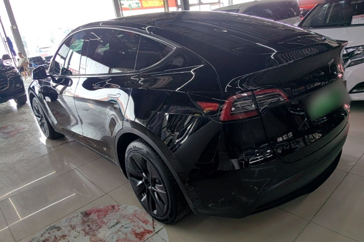 Tesla Model Y 2022 car image #5