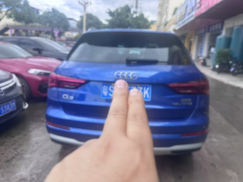 Audi Q3 2020 car image #7