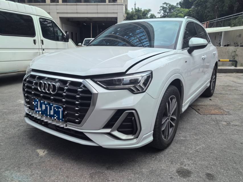 Audi Q3 2023 car image 