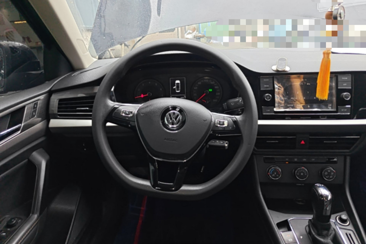 Volkswagen Lavida 2019 car image #11