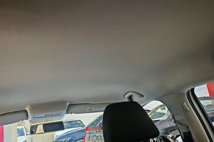 Volkswagen Polo 2018 car image #13