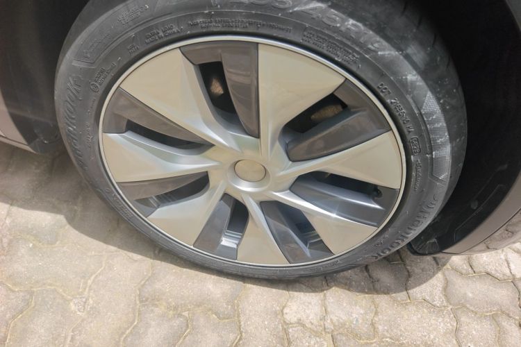 Tesla Model Y 2023 #6 Tesla Model Y 2023 immagine di auto #6
