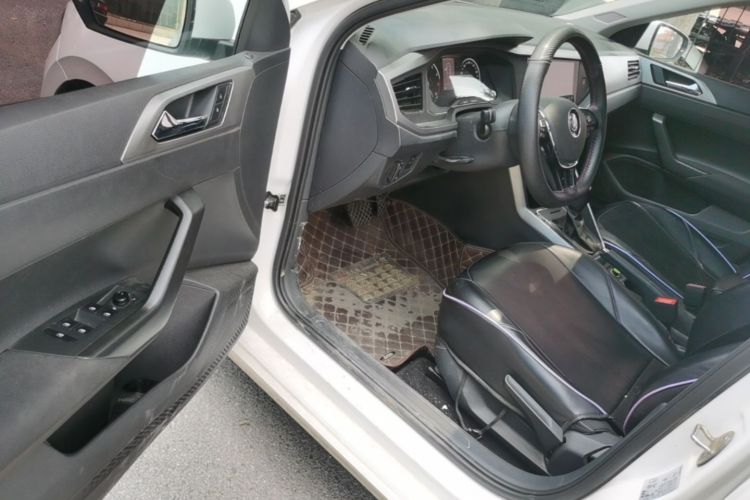 Volkswagen Polo 2020 car image #16
