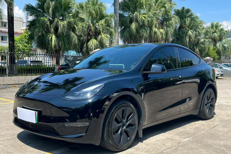 Tesla Model Y 2024 #2 Tesla Model Y 2024 immagine di auto #2