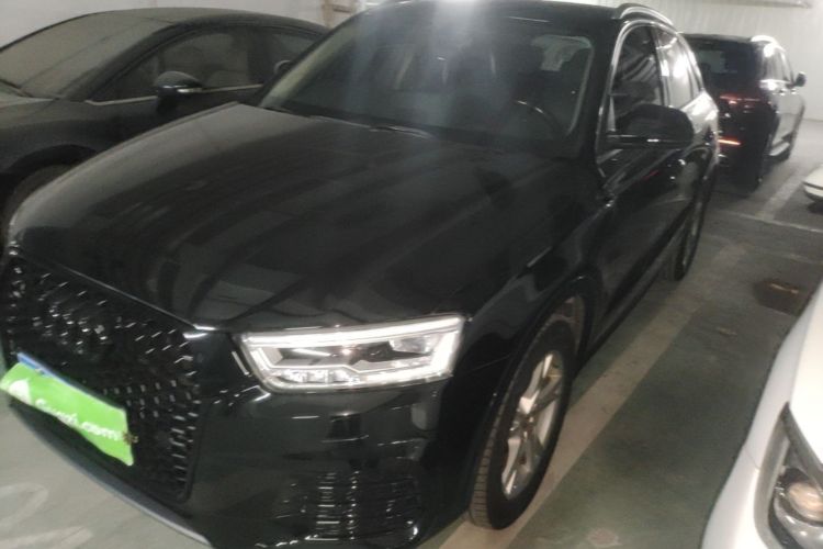 Audi Q3 2019 car image #2