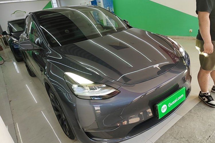 Tesla Model Y 2021 #4 Tesla Model Y 2021 car image #4