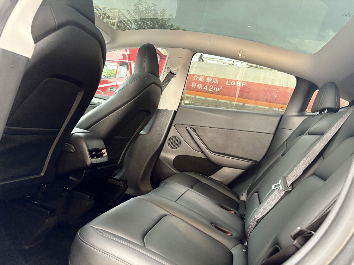 Tesla Model Y 2024 car image #6