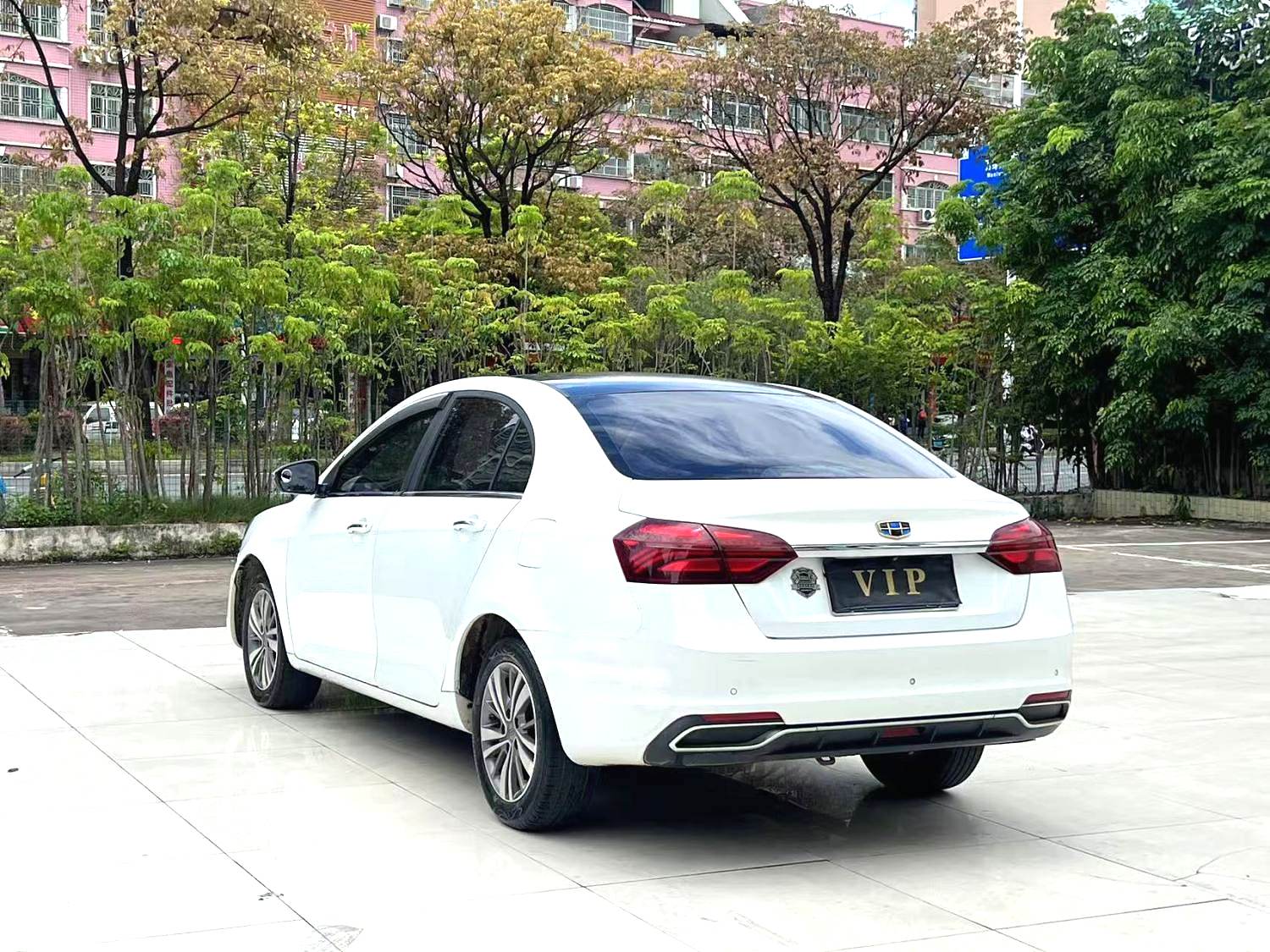 GEELY Emgrand 2018 car image #9