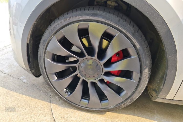Tesla Model Y 2023 #9 Tesla Model Y 2023 car image #9