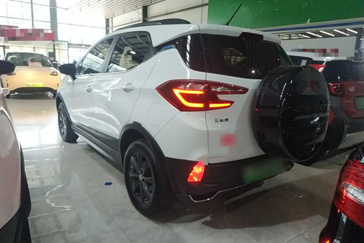 BYD Yuan New Energy 2019 immagine di auto #5
