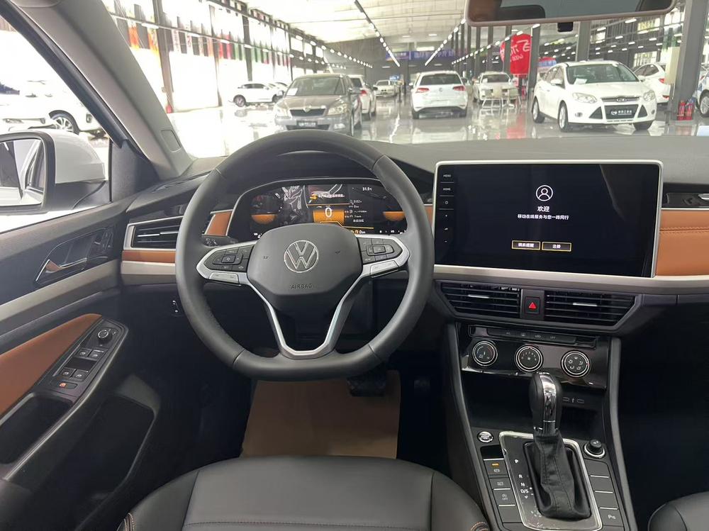 Volkswagen Bora 2022 car image #15