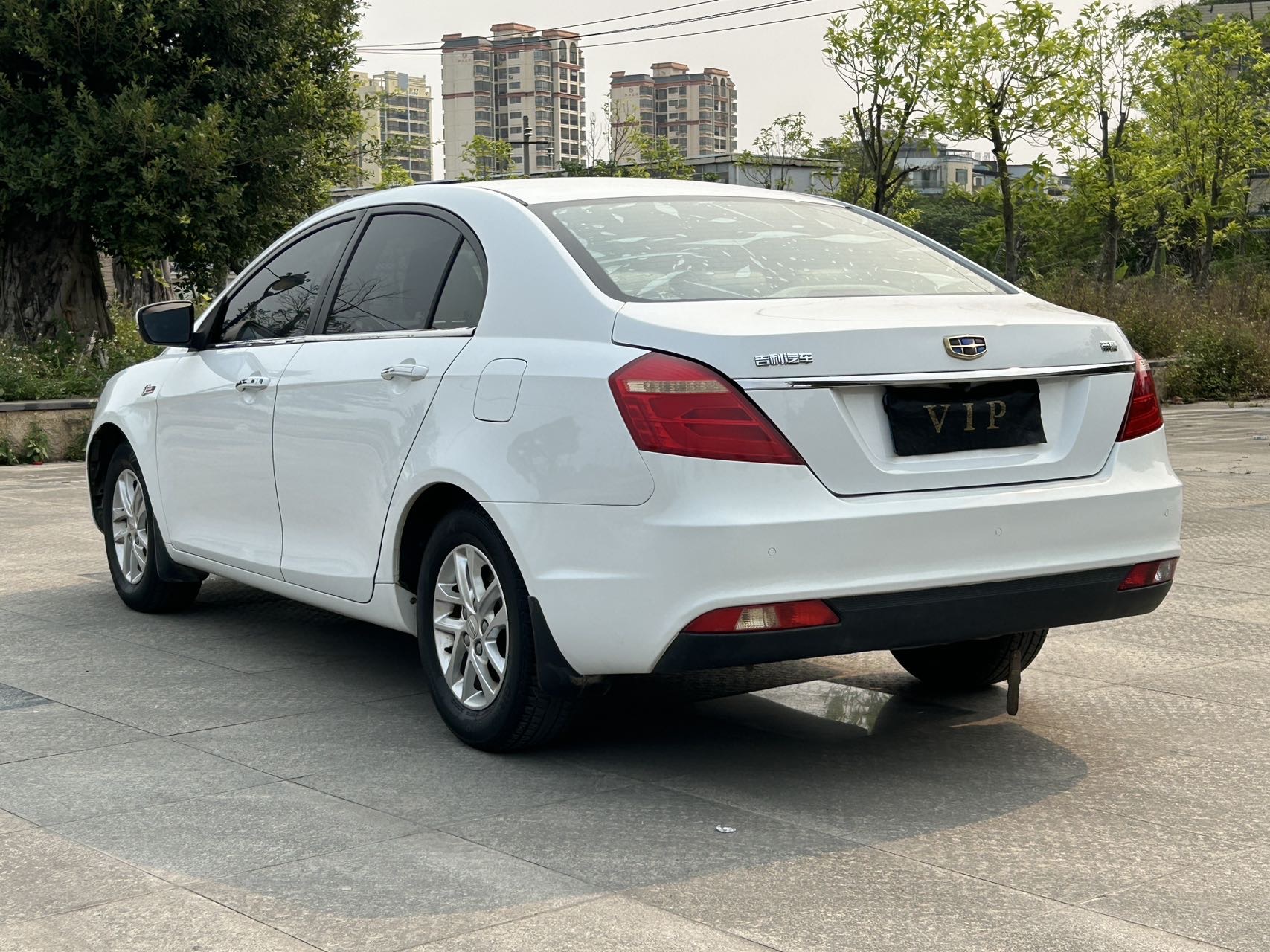 GEELY Emgrand 2017 صورة سيارة #4