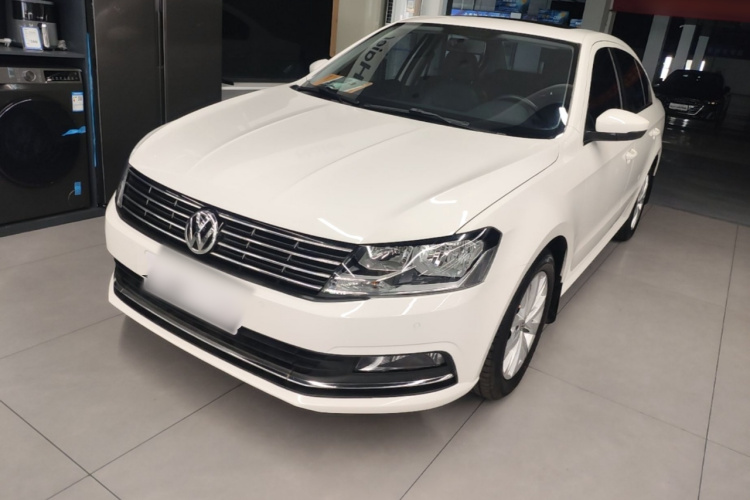 Volkswagen Lavida 2017 car image #2