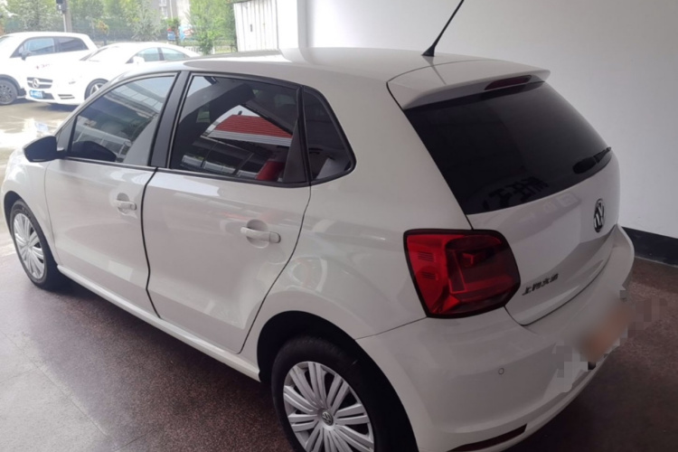 Volkswagen Polo 2016 car image #5
