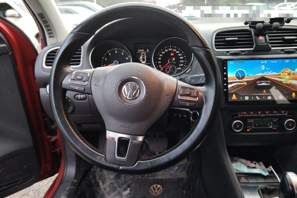 Volkswagen Golf 2011 car image #22