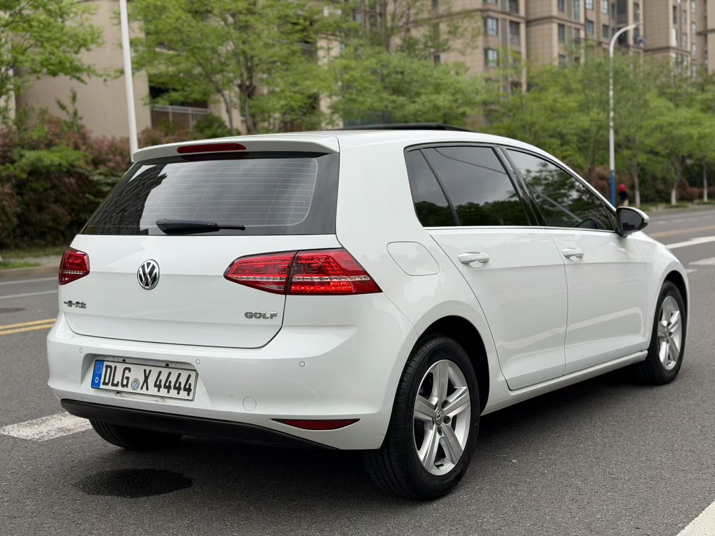 Volkswagen Golf 2015 car image #6