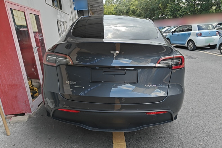 Tesla Model Y 2022 #6 Tesla Model Y 2022 car image #6