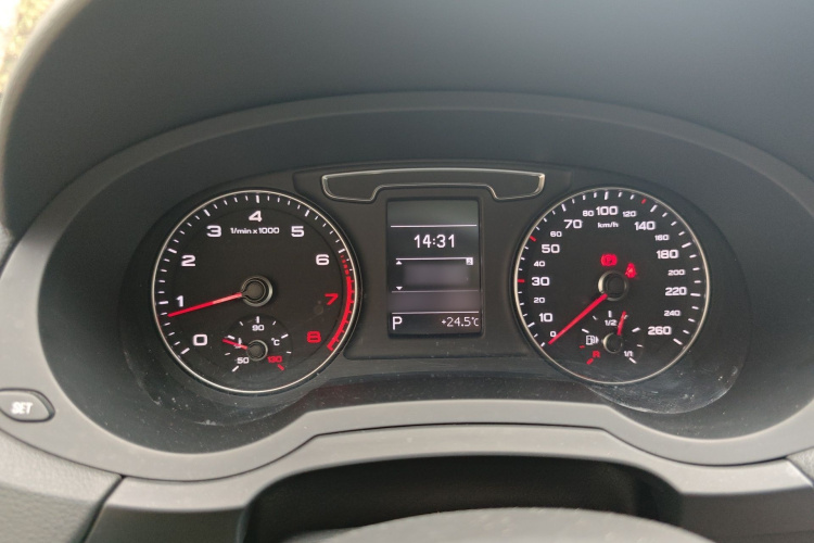 Audi Q3 2016 #16 Audi Q3 2016 car image #16
