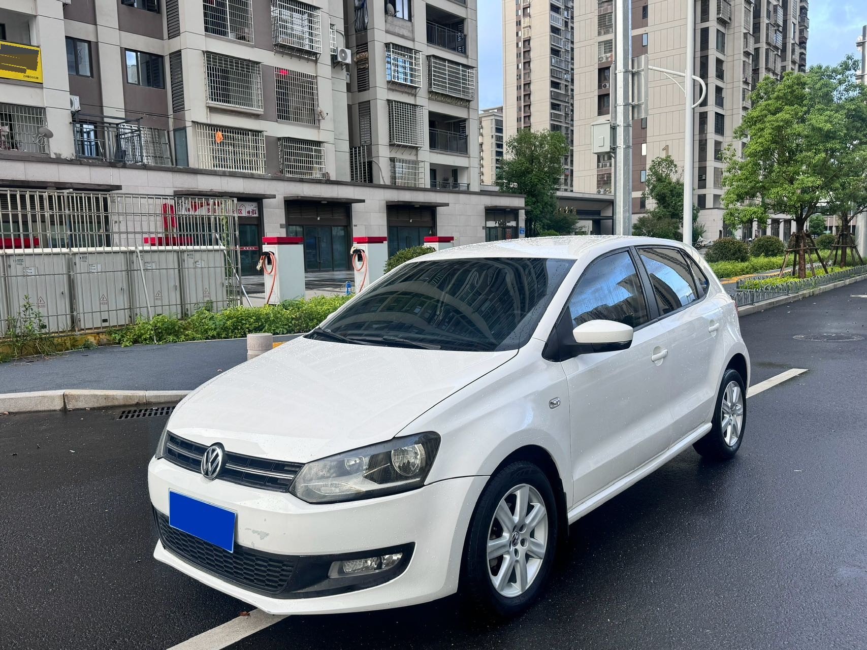 Volkswagen Polo 2013 car image 