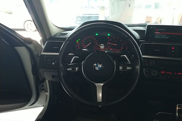 BMW 3 Series 2018 #11 BMW 3 Series 2018 car image #11