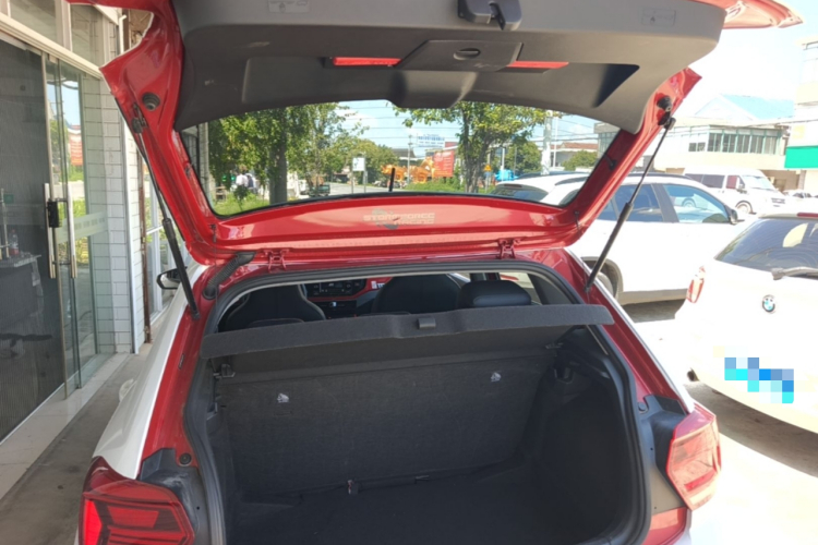Volkswagen Polo 2020 car image #8