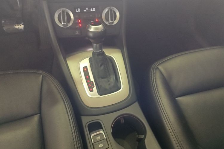 Audi Q3 2014 car image #14