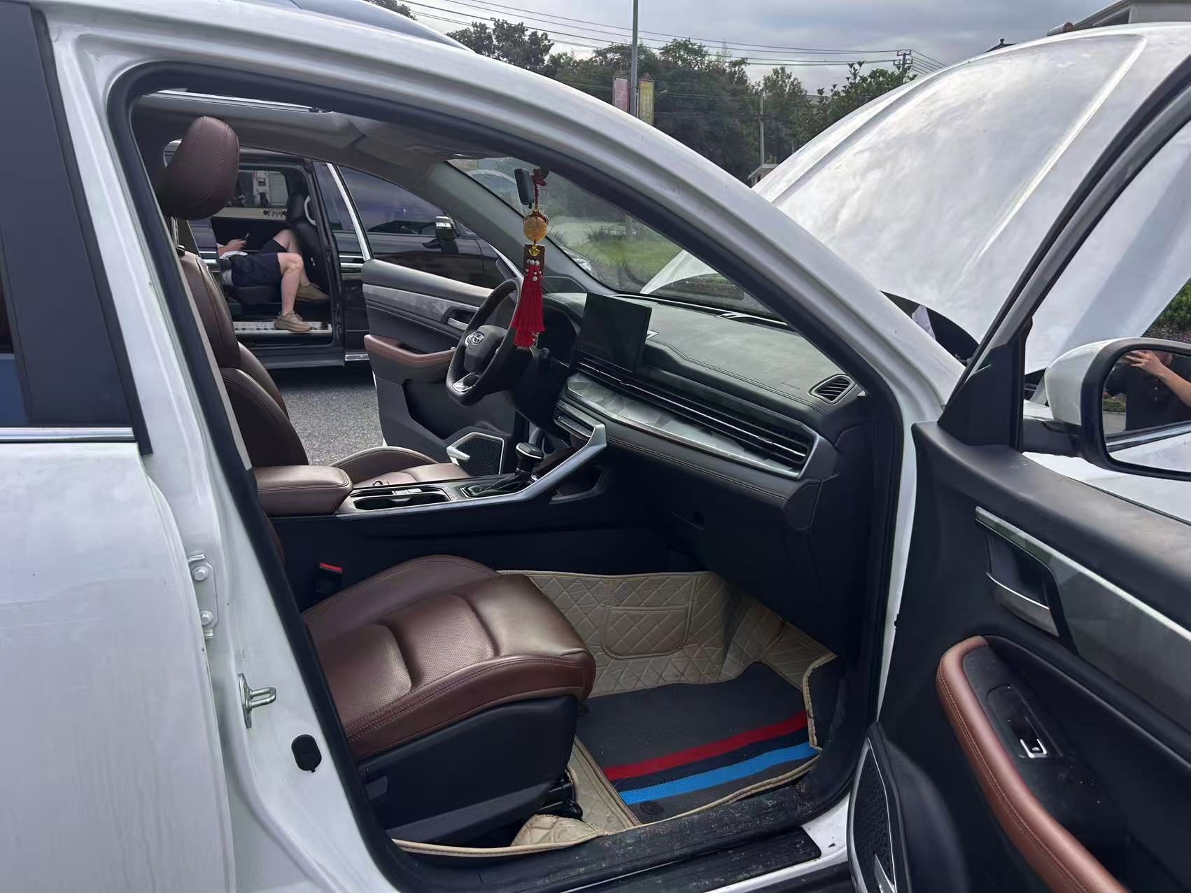 GEELY Vision X6 2023 car image #5