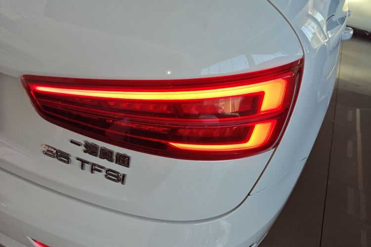 Audi Q3 2019 #8 Audi Q3 2019 car image #8