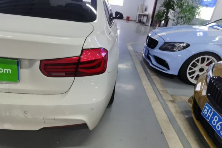 BMW 3 Series 2018 imagen de coche #8