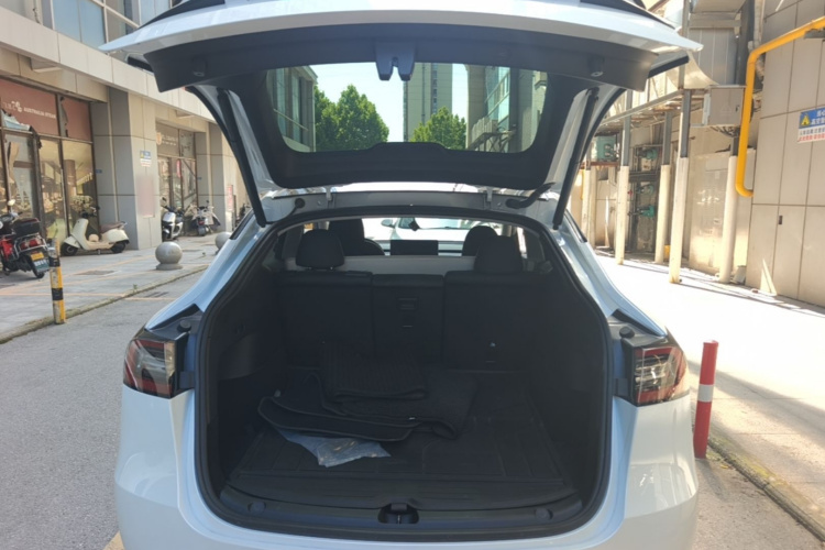 Tesla Model Y 2022 #21 Tesla Model Y 2022 car image #21