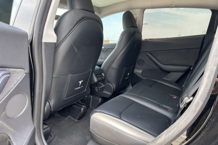 Tesla Model Y 2024 #16 Tesla Model Y 2024 car image #16