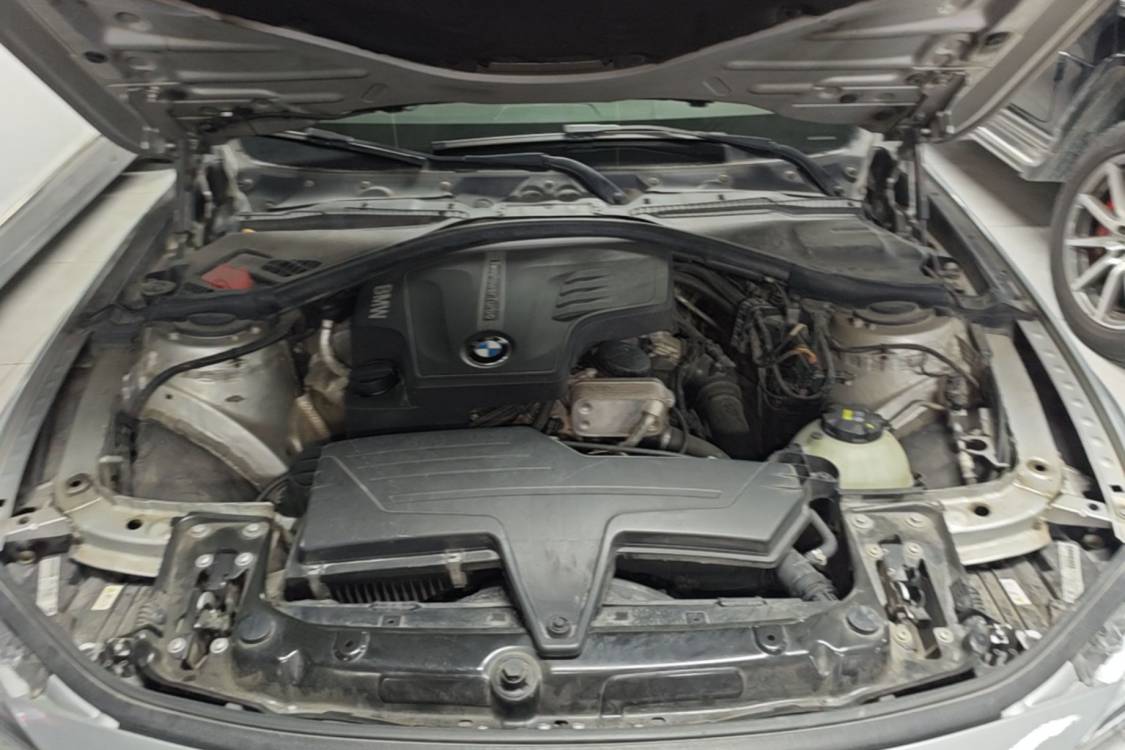 BMW 3 Series 2013 car image #10
