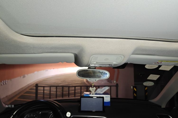 Audi Q3 2015 car image #20