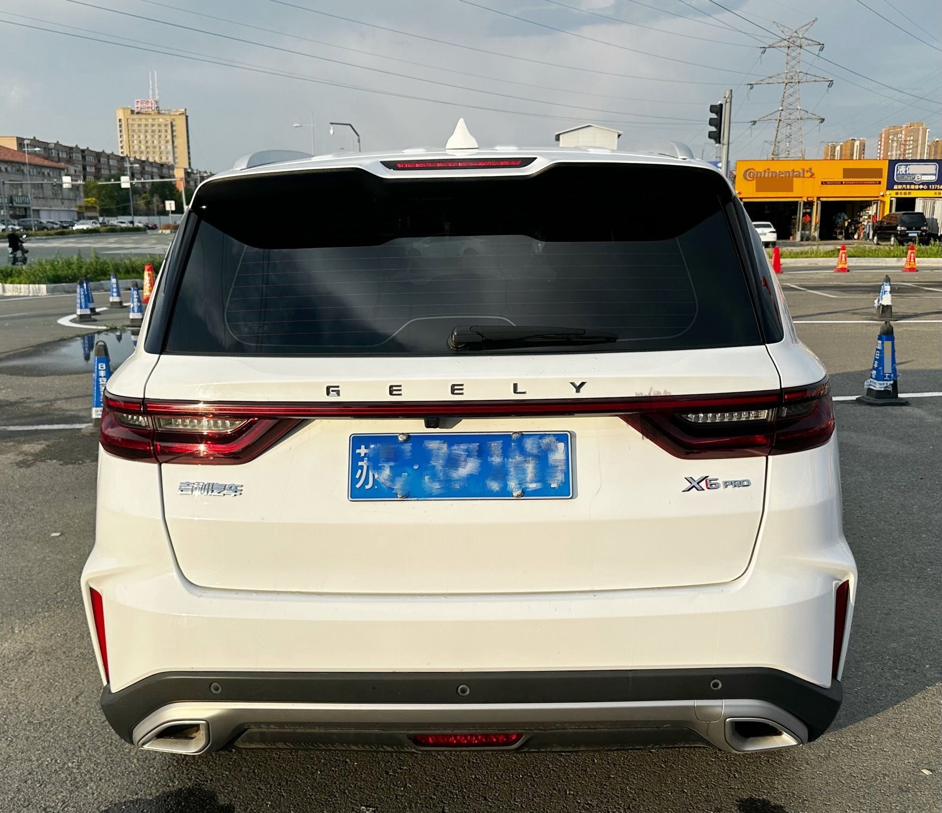 GEELY Vision X6 2023 car image #15
