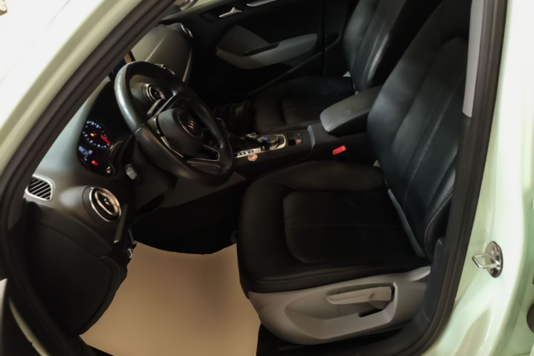 Audi A3 2018 car image #15