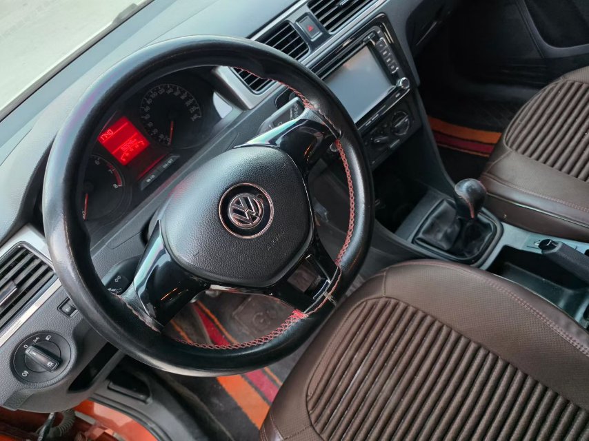 Volkswagen Santana 2015 car image #8
