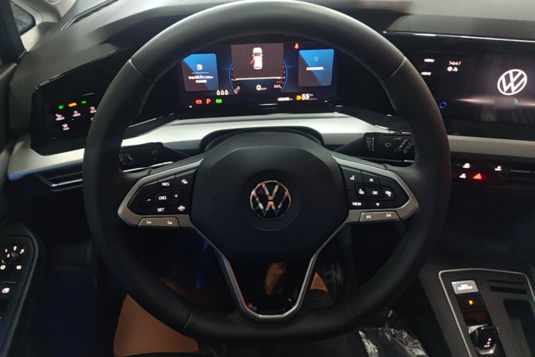 Volkswagen Golf 2024 car image #15