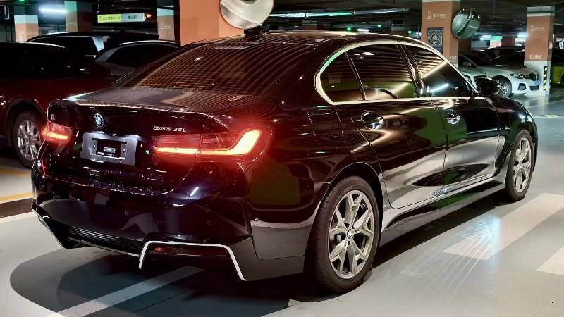 BMW i3 2026 car image #6